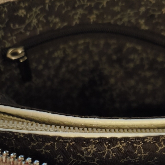 Cream Vegan Leather Purse - Picture 8 of 13